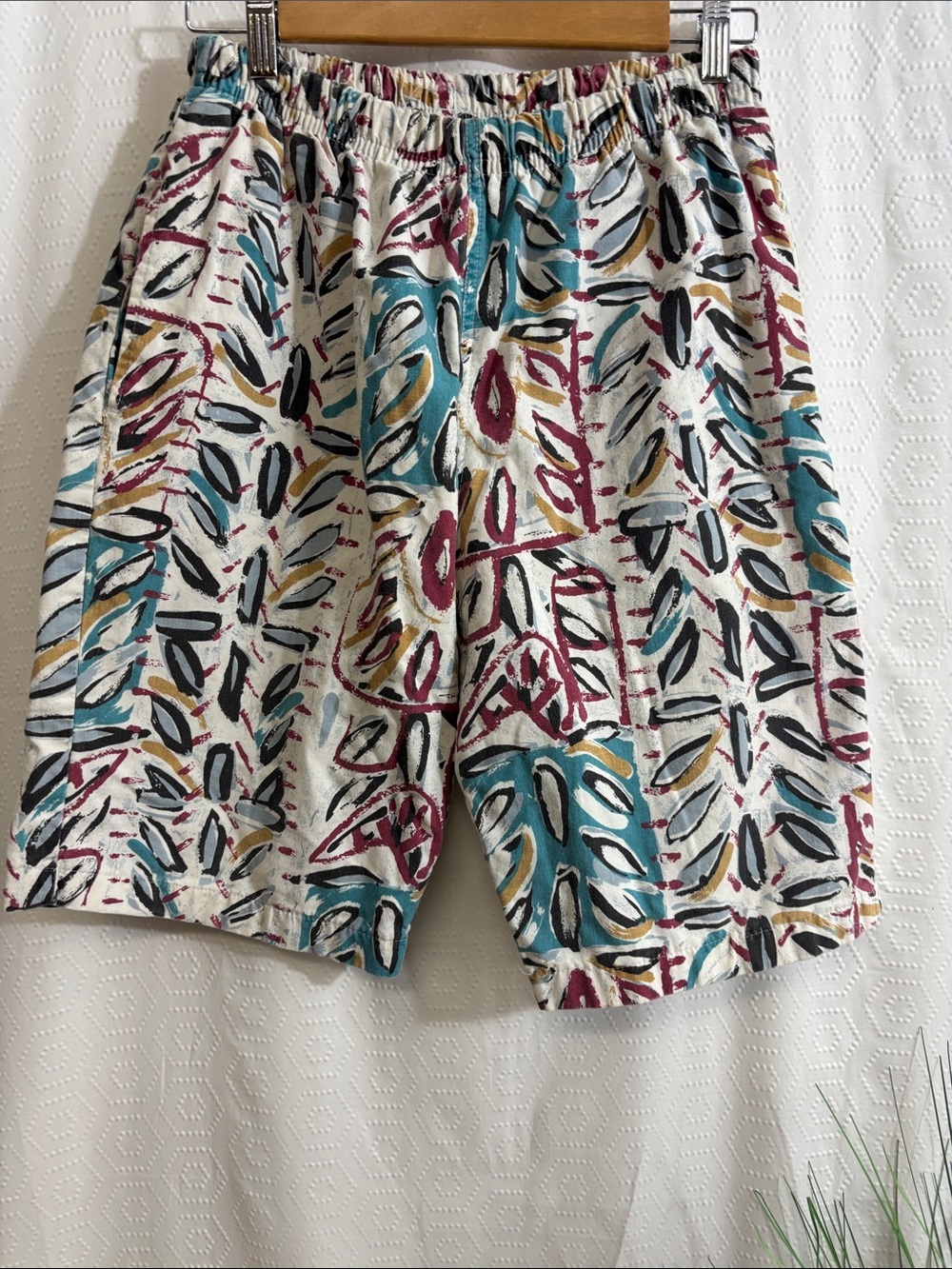 Vintage funky geometric elastic waist shorts